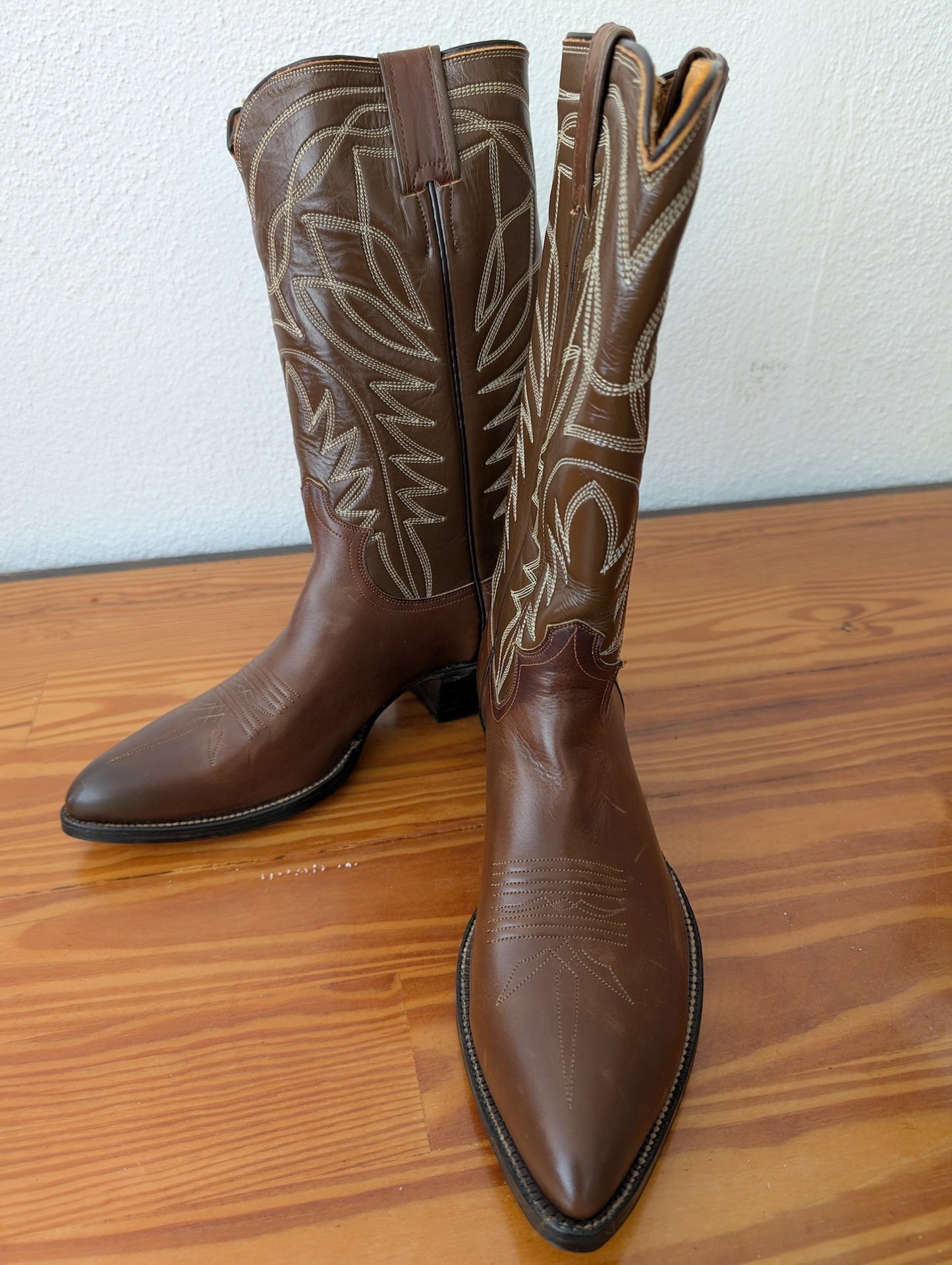 Men's Cowboy Boots from Justin - Apparel / Footwear (Leather Cowboy Boots, Western, Country, Brown, White)